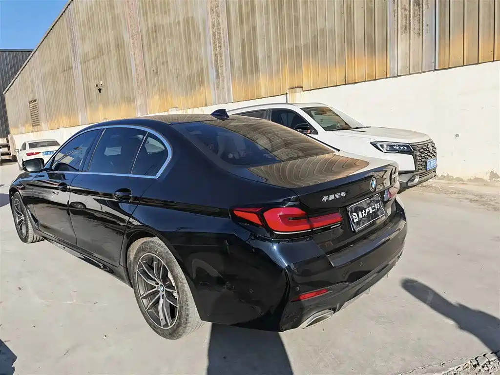 BMW 5 Series 2022 Model Second Facelift 525Li M Sport Package фото 5