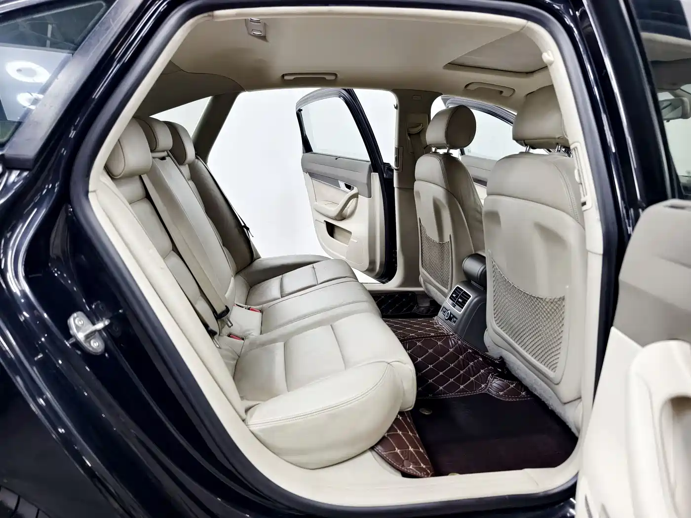 Audi A6L 2011 Model 2.4L Comfort фото 16