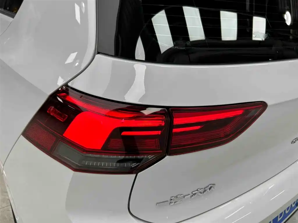 Volkswagen Golf 2023 280TSI DSG Pro фото 18