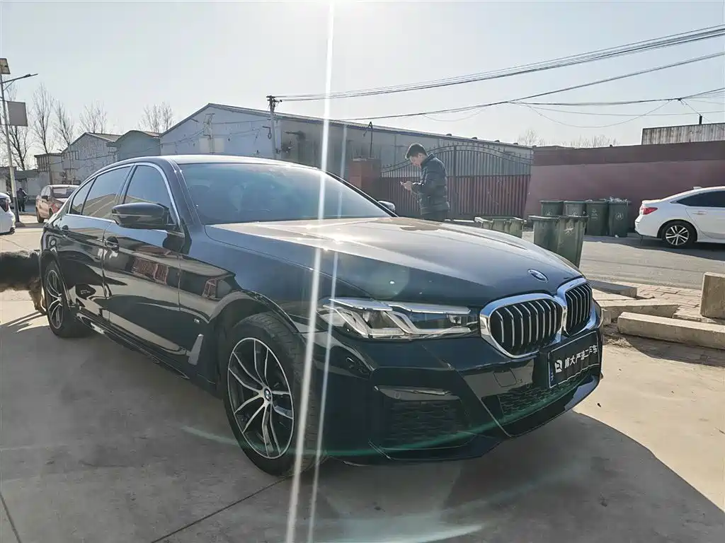 BMW 5 Series 2022 Model Second Facelift 525Li M Sport Package фото 3