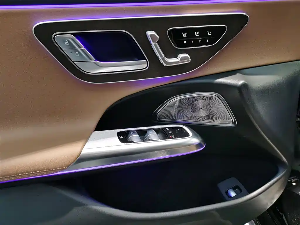 Mercedes-Benz E-Class 2025 E 300 L Luxury фото 10