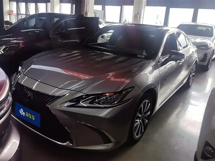 Lexus ES 2020 200 Excellence