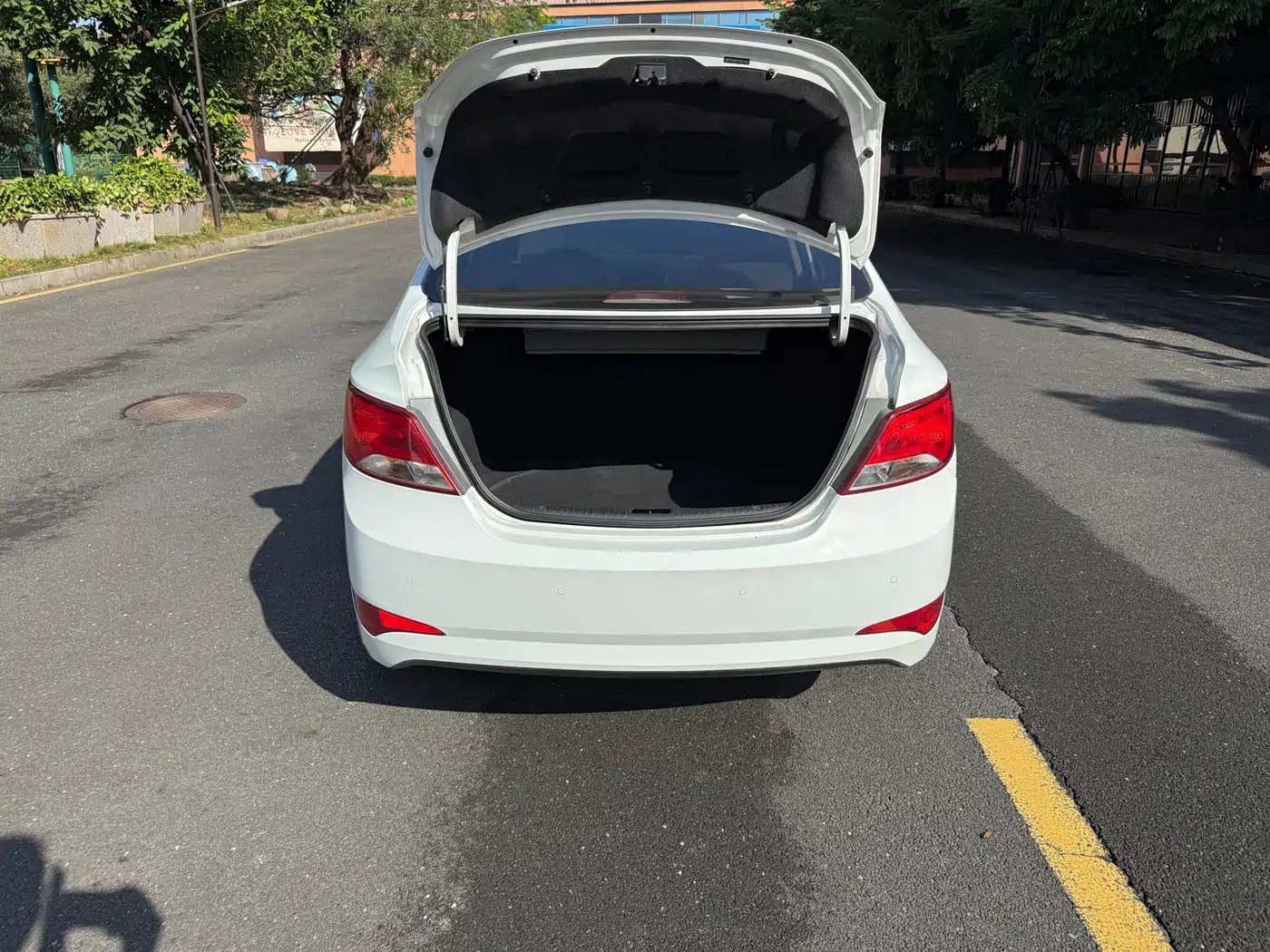 Hyundai Verna 2014 1.4L Automatic Smart GLS фото 17