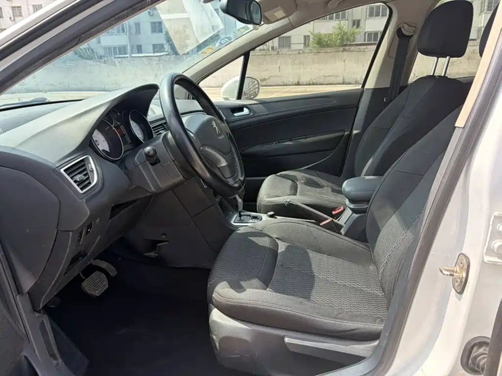 Peugeot 308 2016 2014 Model Joy Edition Classic 1.6L Automatic Superior Style