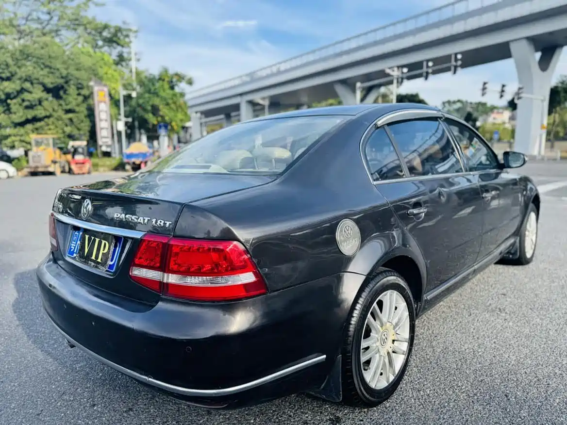 Volkswagen Passat Lingyu 2010 2009 1.8T Automatic Luxury