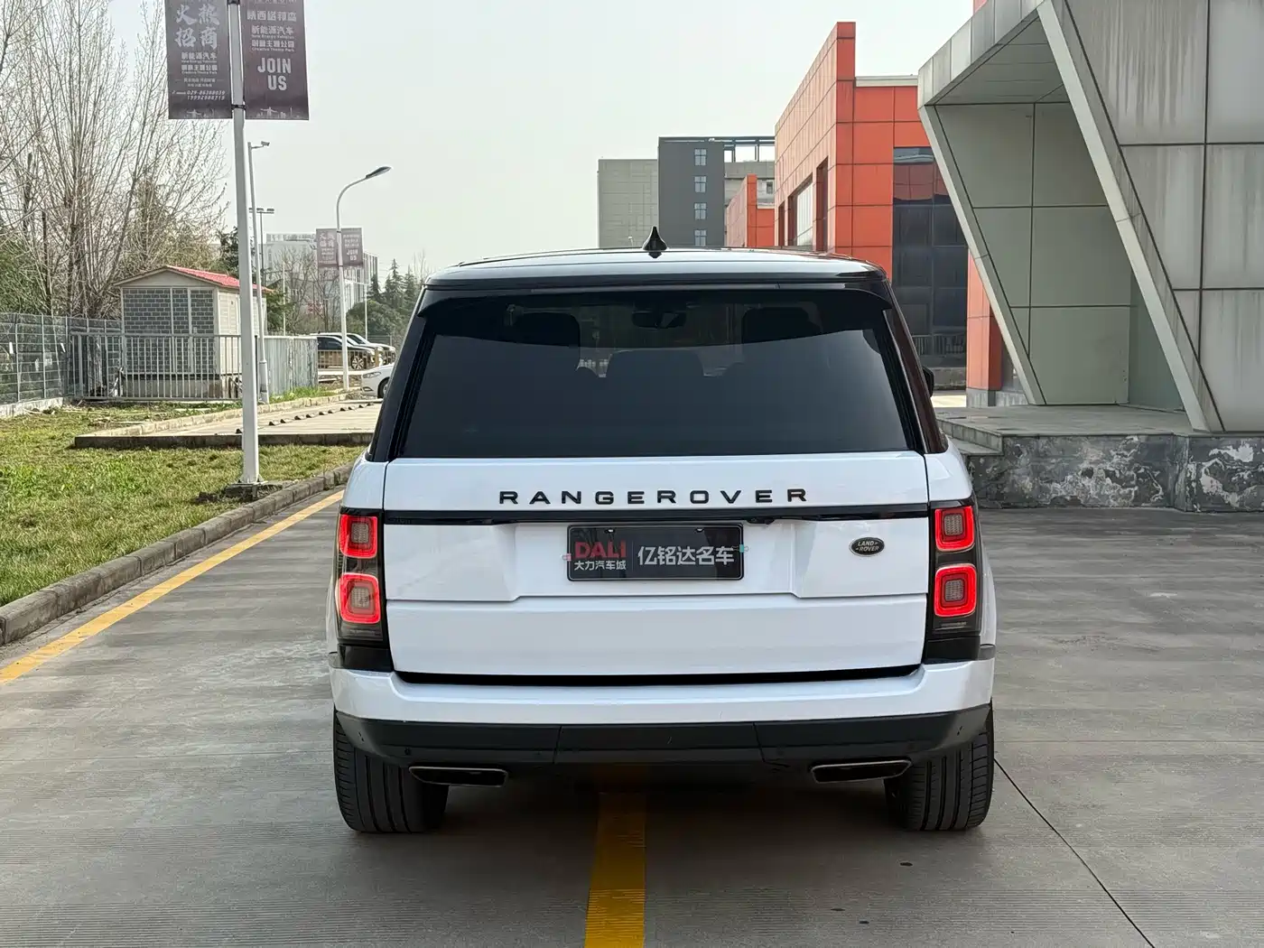 Land Rover Range Rover 2018 3.0 SC V6 Golden Age Edition фото 14