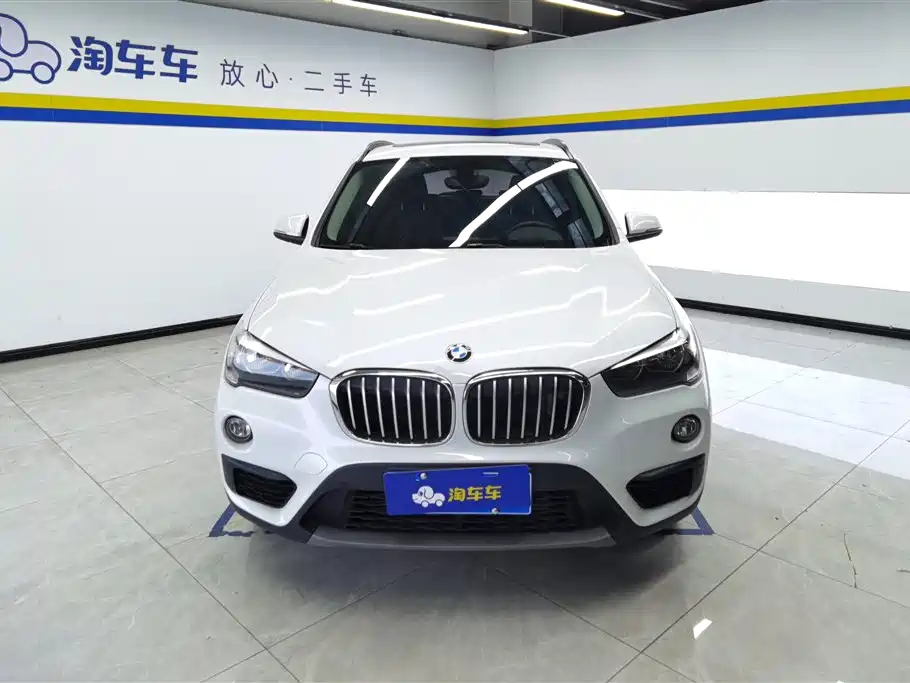 BMW X1 2019 sDrive18Li Fashion Model фото 2