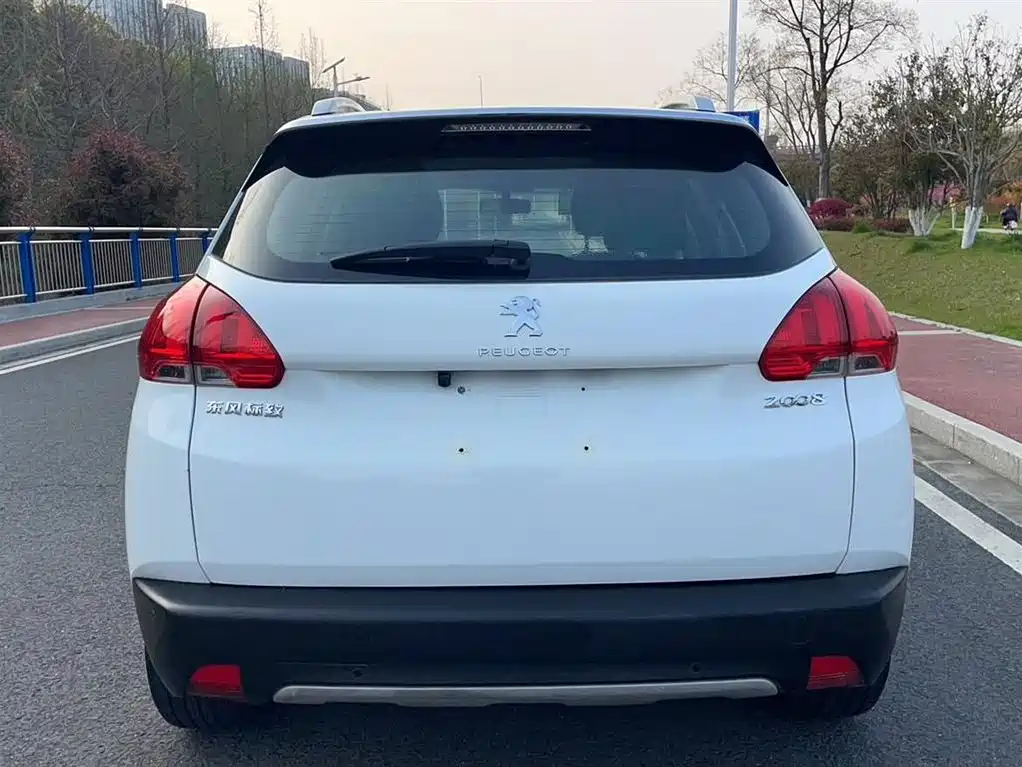 Peugeot 2008 2014 1.6L Automatic Fashion Edition фото 21