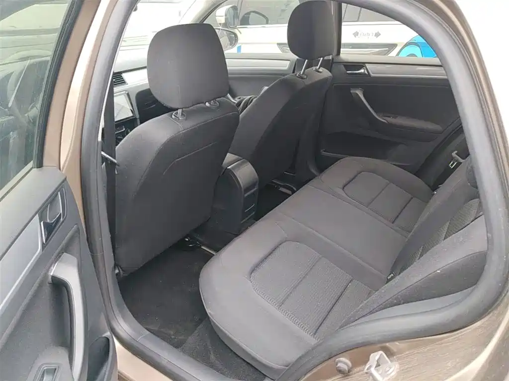 Volkswagen Bora 2015 Quality Edition 1.6L Manual Fashion фото 17