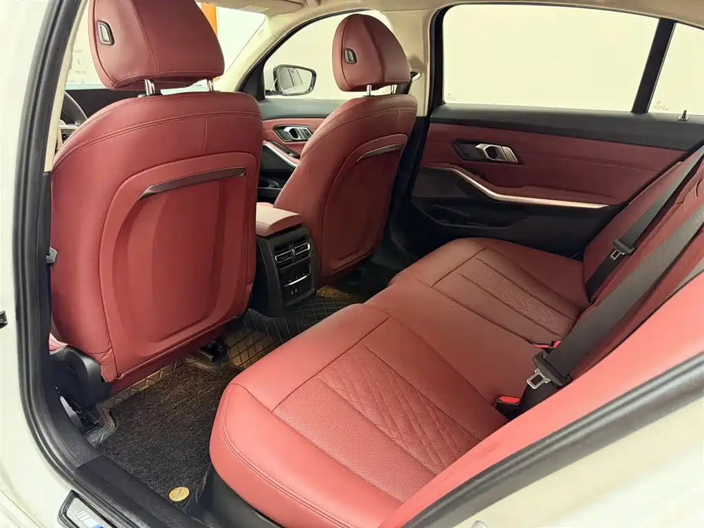 BMW 3 Series 2023 320Li M Sport Package фото 8