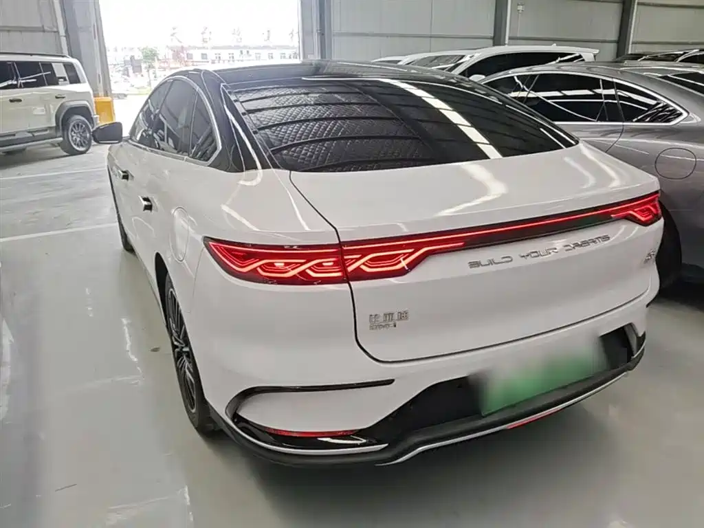 BYD Han 2022 DM-i 121KM Premium фото 5