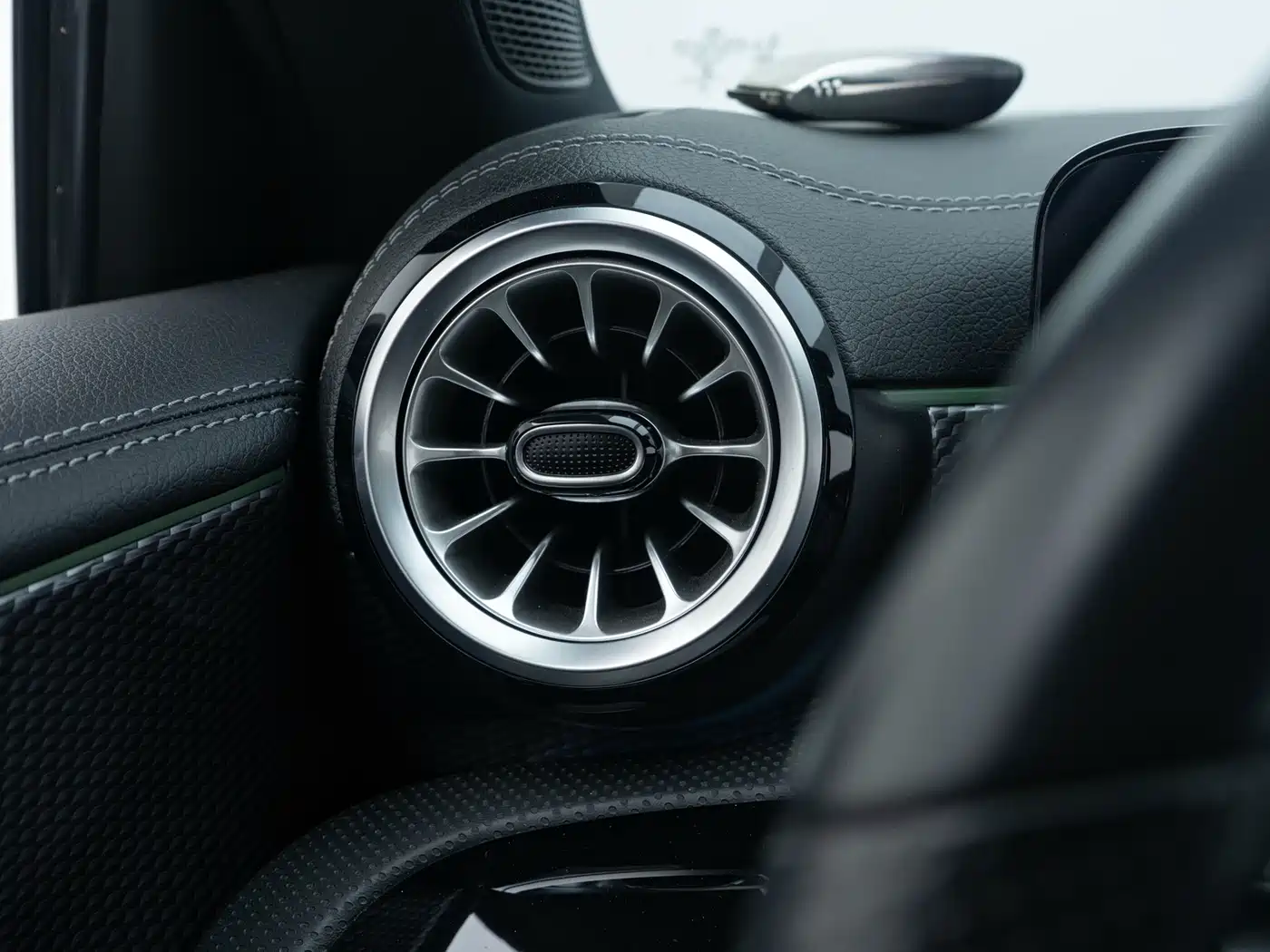Mercedes-Benz A-Class 2022 Facelift A 200 L Sport Sedan Fashion Style фото 12