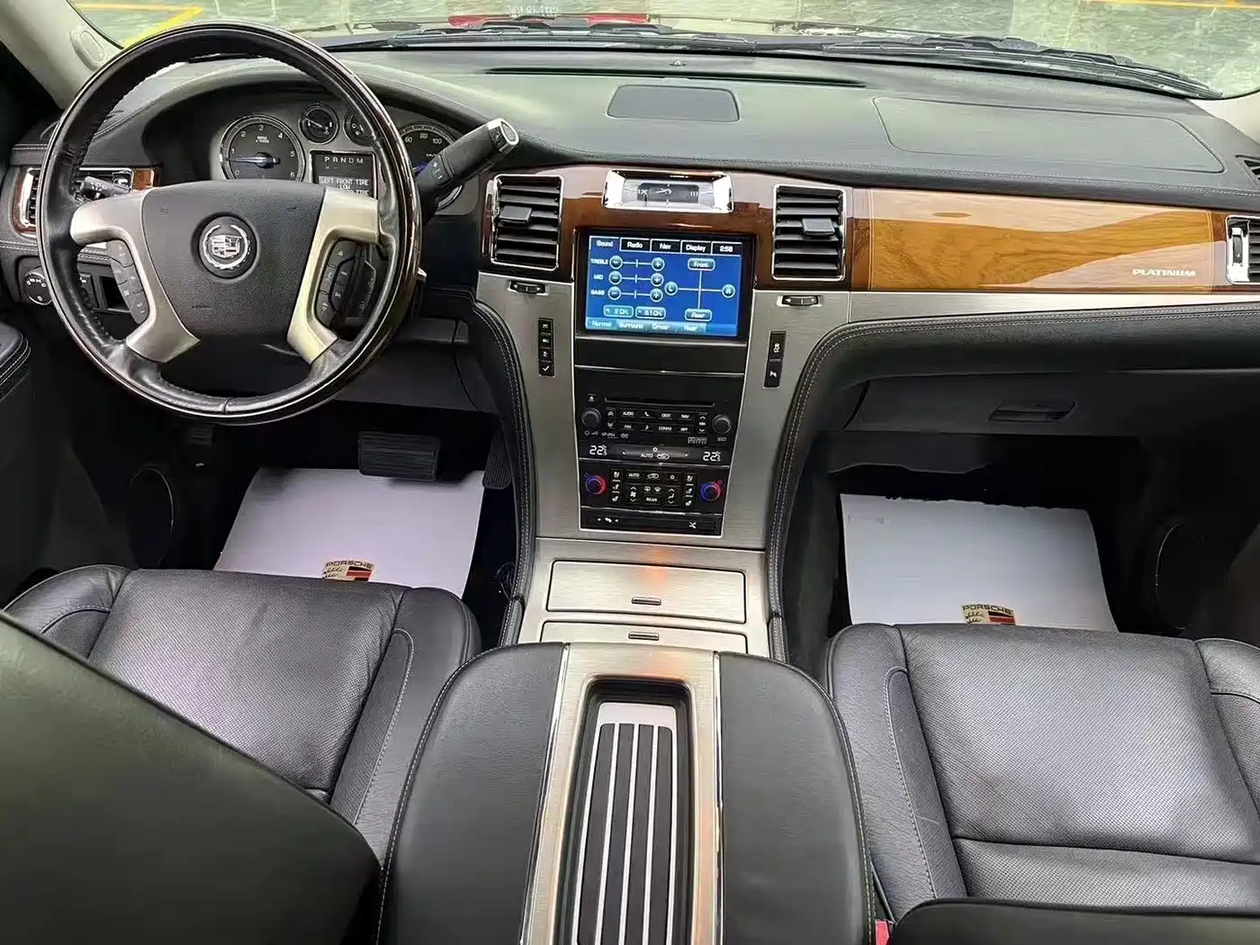 Cadillac Escalade 2013 6.2L ESV Platinum Extended фото 4
