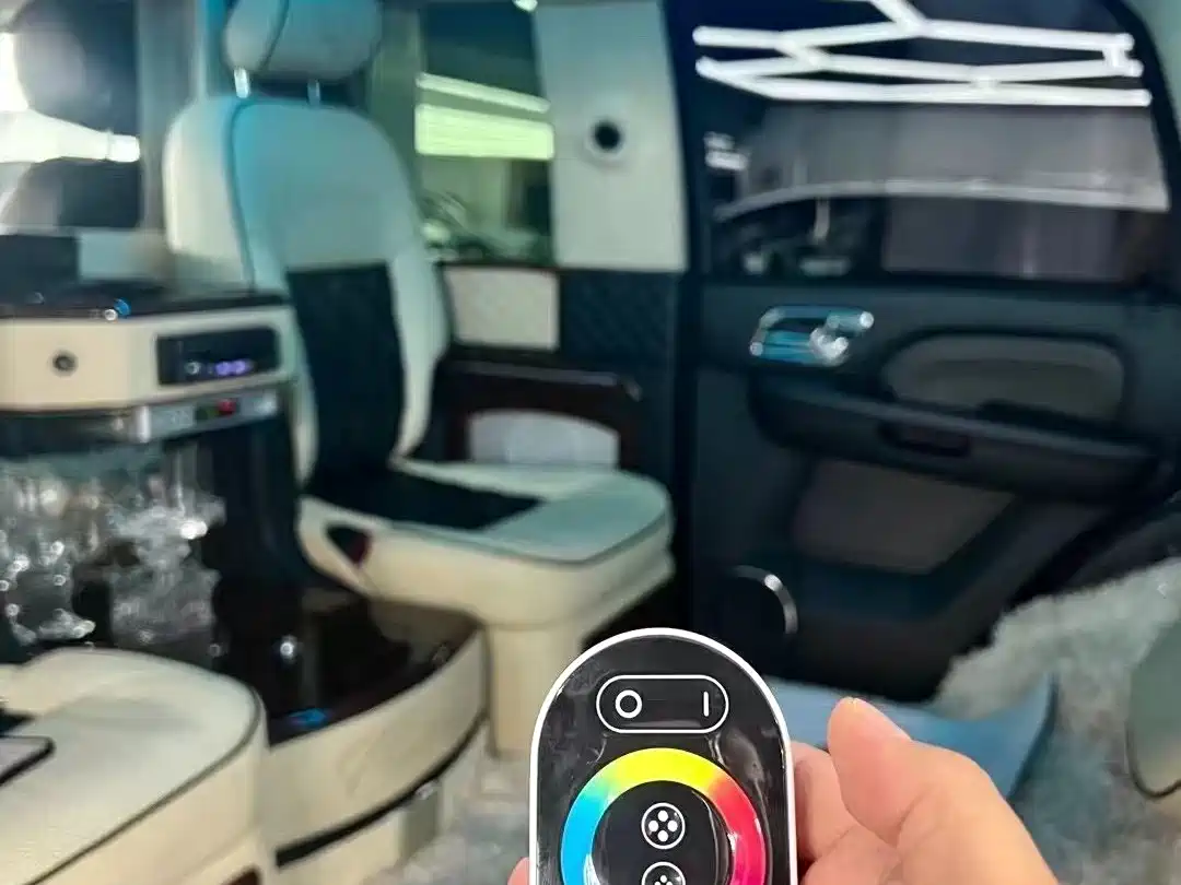 Cadillac Escalade 2013 6.2L ESV Platinum Extended фото 23
