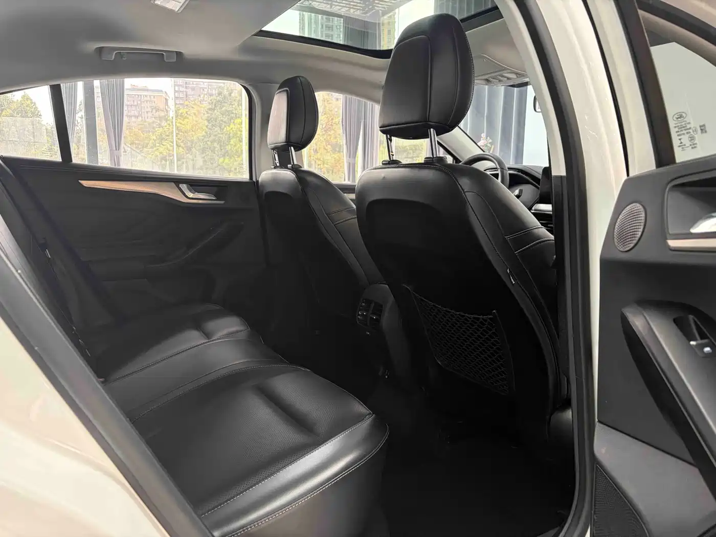 Ford Focus 2022 2021 Sedan EcoBoost 180 Auto Trend