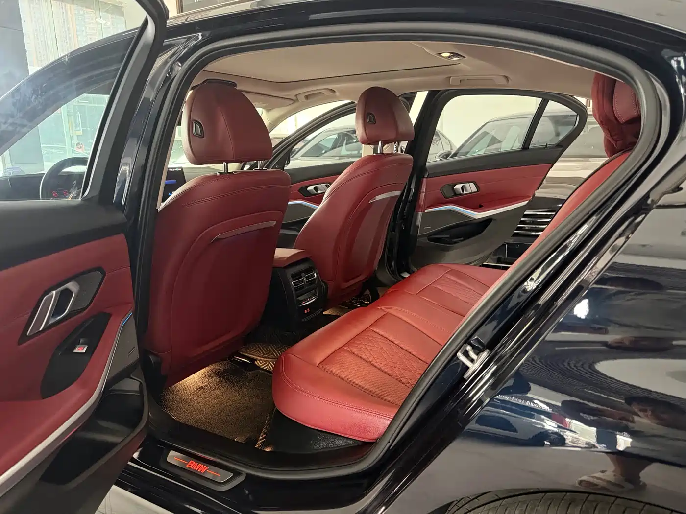 BMW i3 2024 eDrive 40 L Night Sport Package фото 7