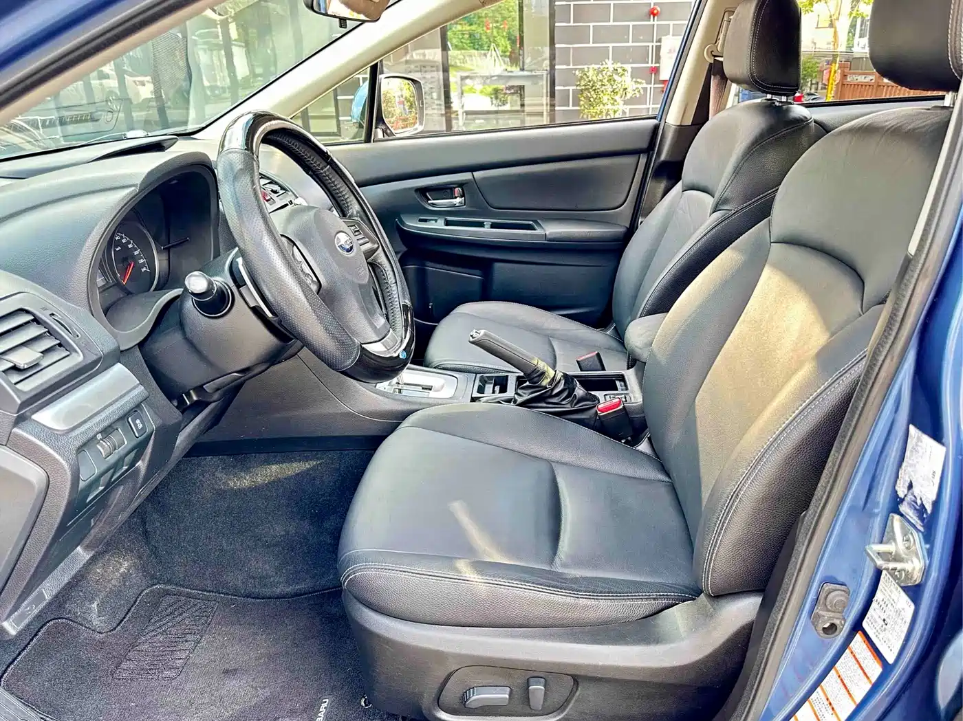 Subaru XV 2014 2.0i Luxury фото 10