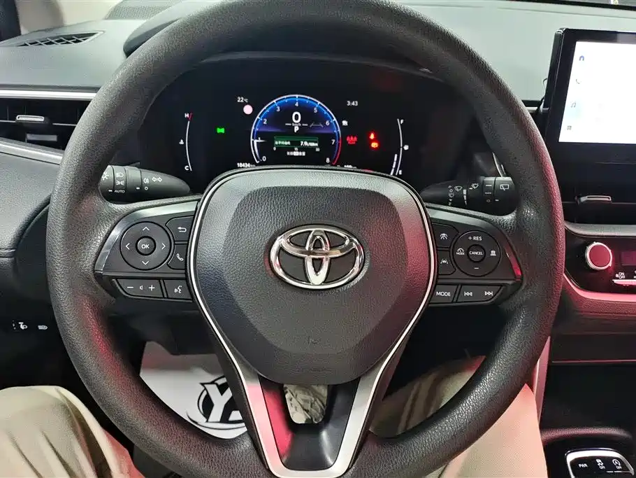 Toyota Frontlander 2023 2.0L CVT Leading Edition фото 15