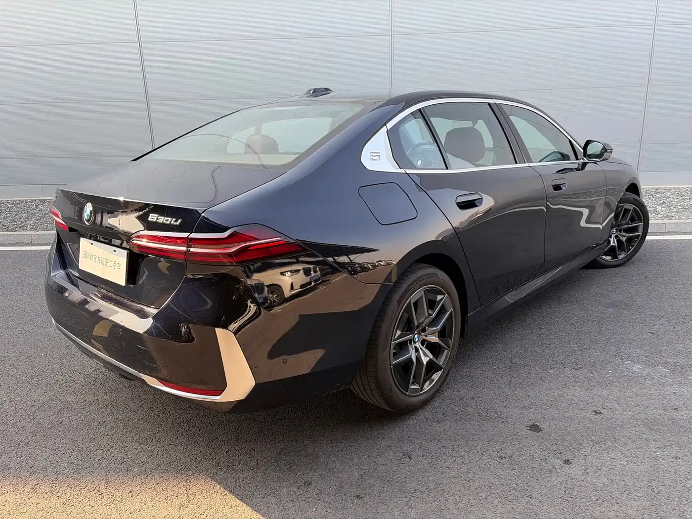 BMW 5 Series 2025 530Li Leading Luxury Package фото 5