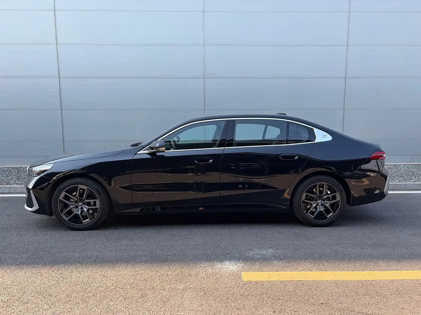 BMW 5 Series 2025 530Li Leading Luxury Package фото 6