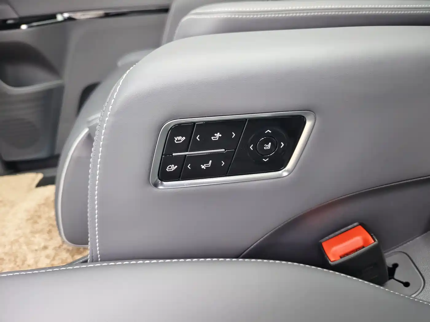 Buick GL8 2026 Luzun Premium Edition фото 14