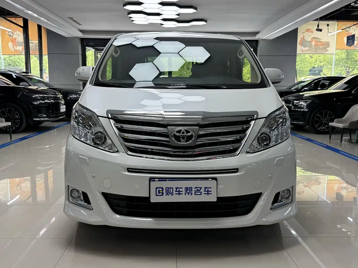 Toyota Alphard 2012 3.5L Luxury Edition фото 2