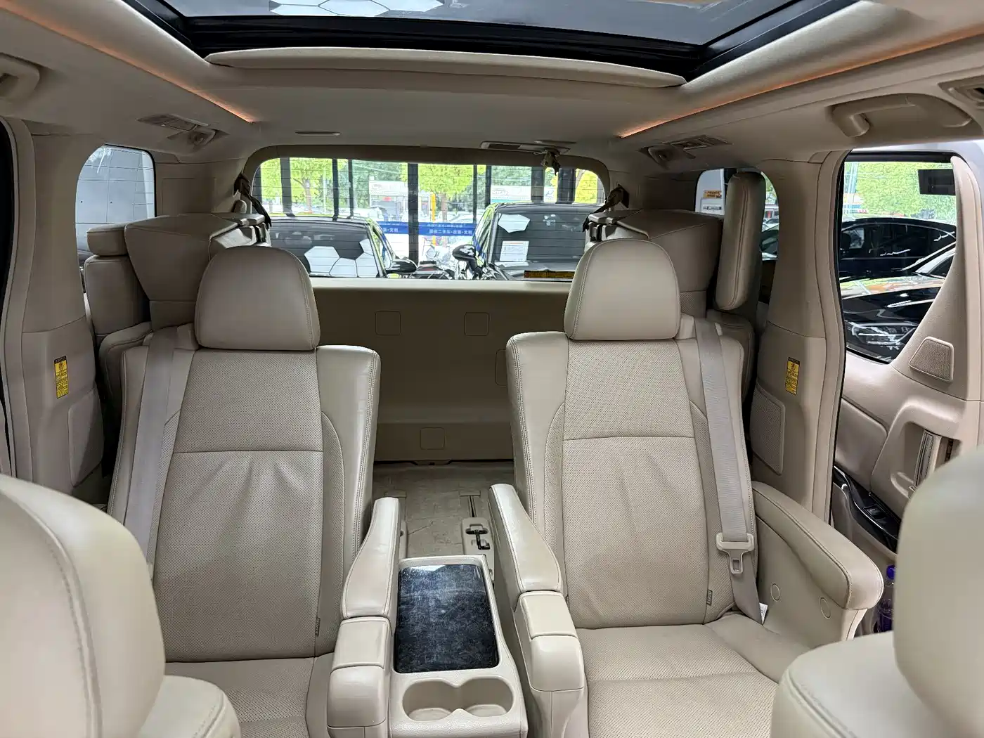 Toyota Alphard 2012 3.5L Luxury Edition фото 10