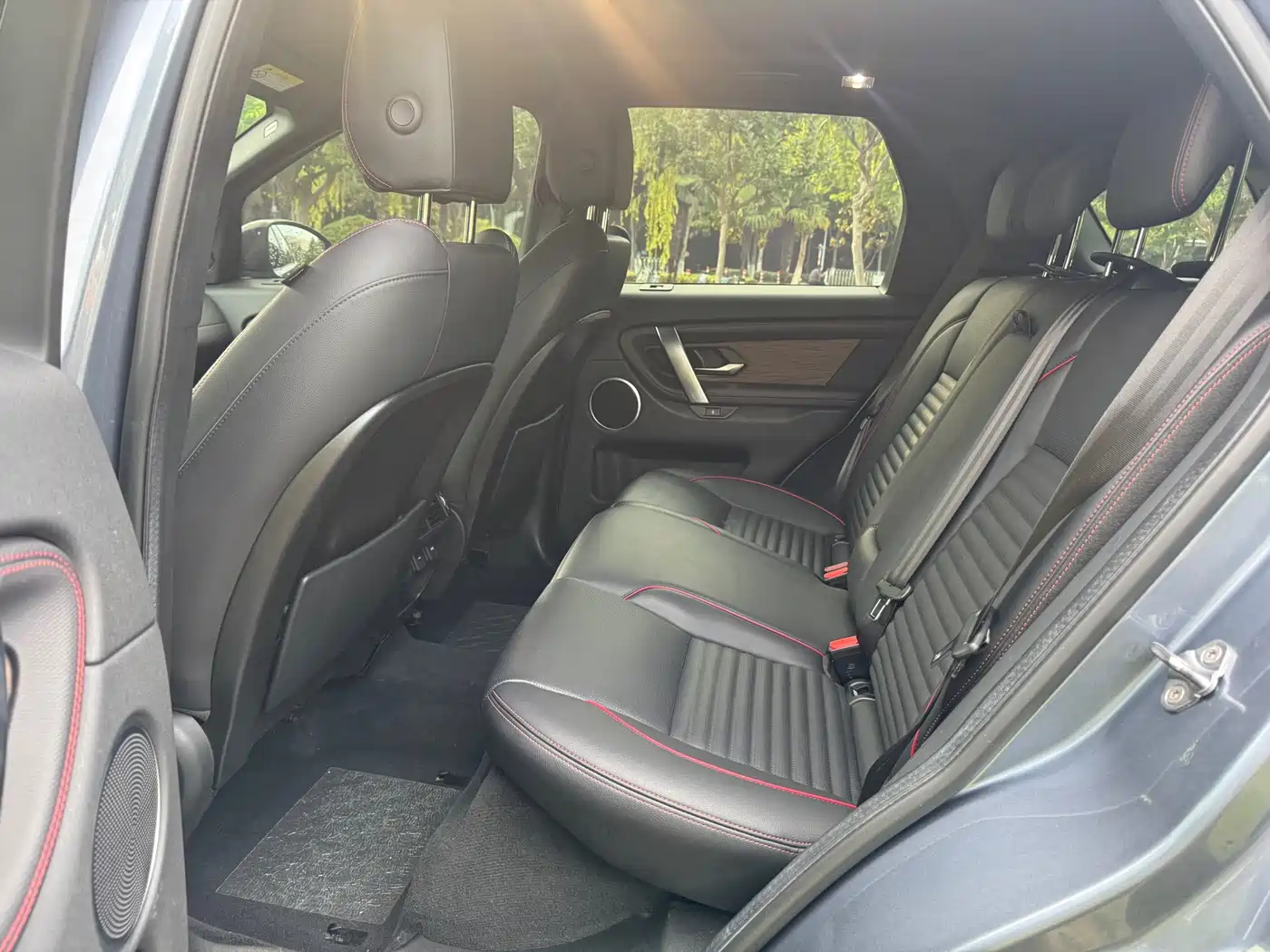 LAND ROVER DISCOVER SPORTS