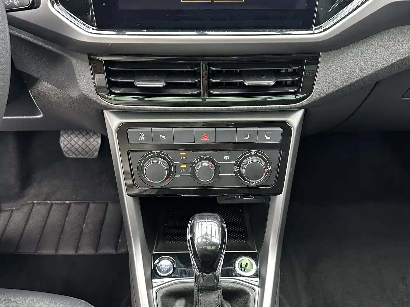 Volkswagen T-Cross 2023 1.5L Auto Comfort Edition фото 14