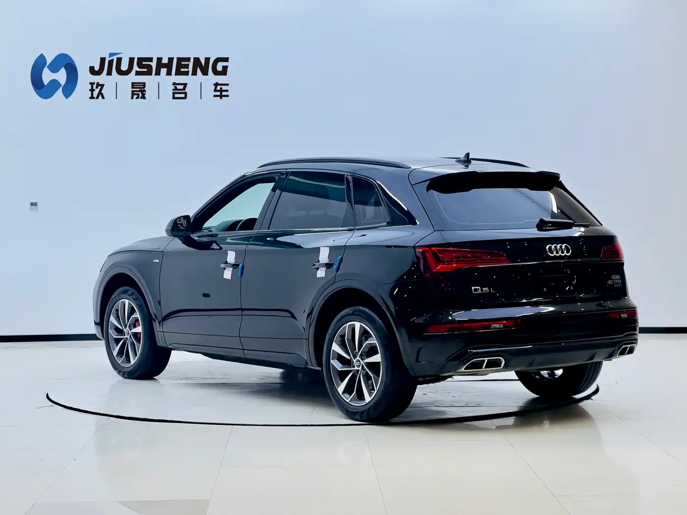 Audi Q5L 2024 Model 40 TFSI Luxury Dynamic фото 4