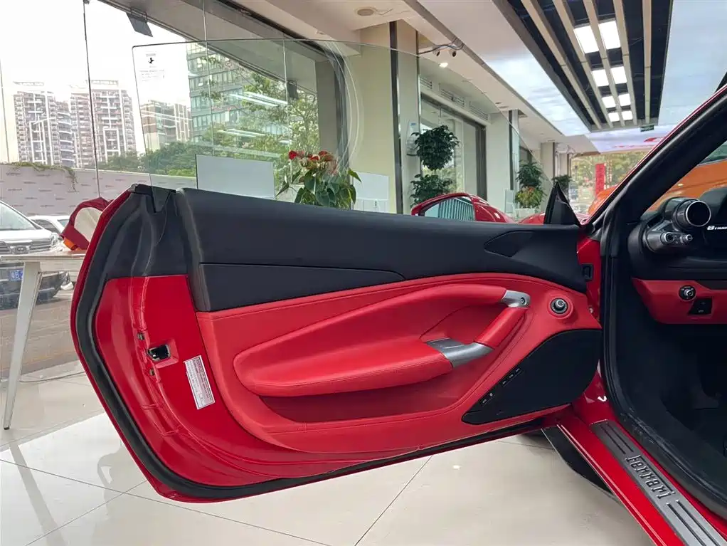 Ferrari F8 2021 2019 Tributo 3.9T V8