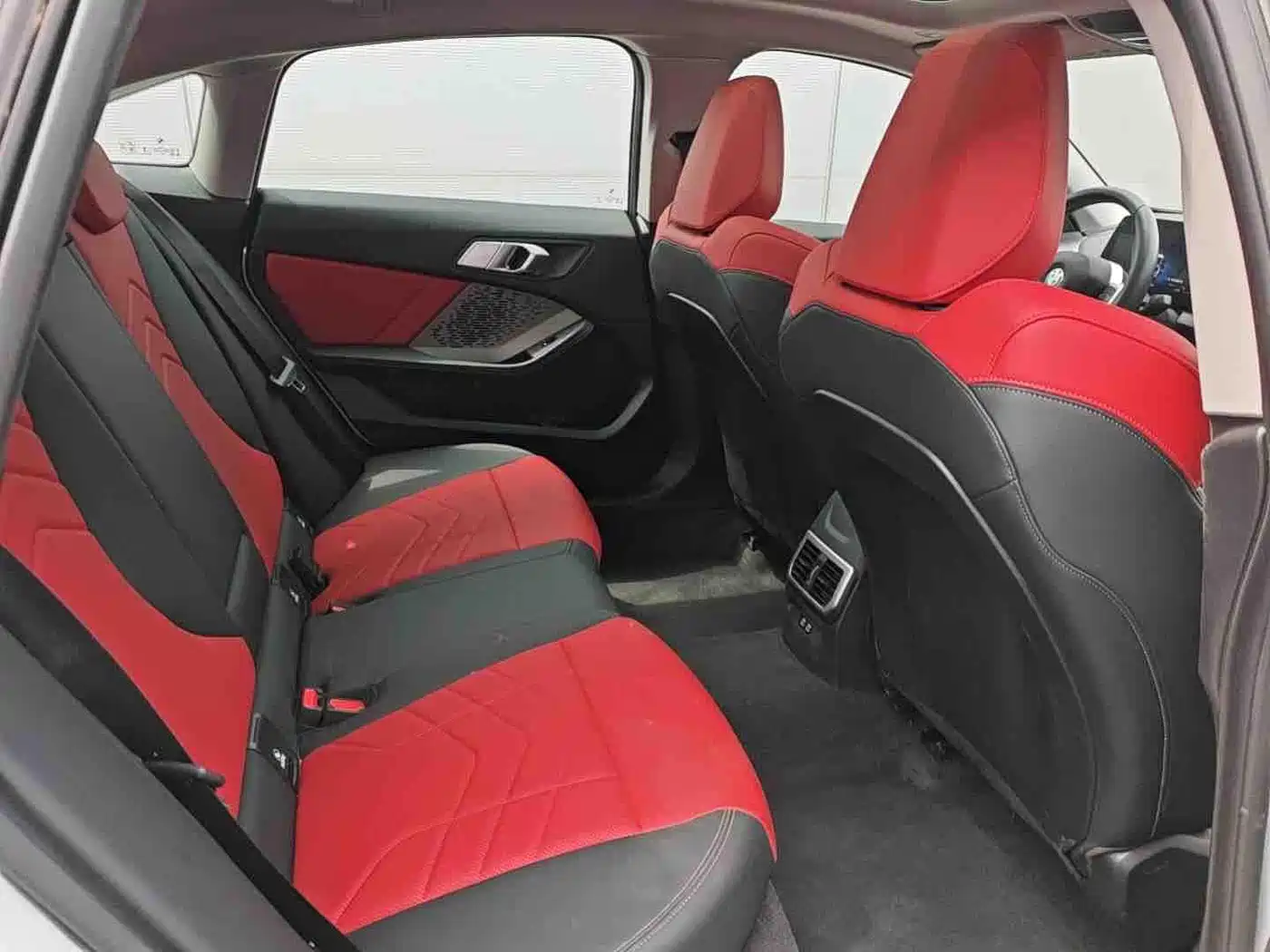 BMW 2 Series 2025 225L M Sport Package фото 6