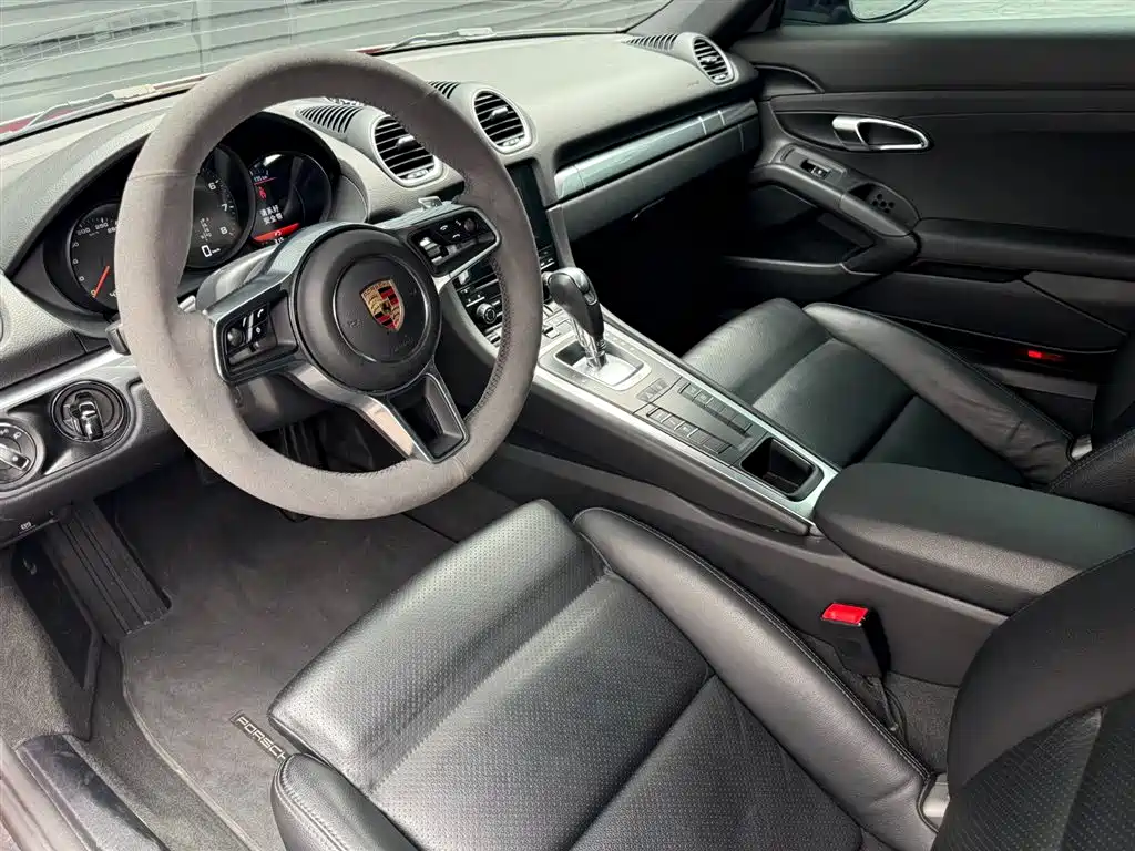 Porsche 718 2018 Cayman 2.0T фото 10