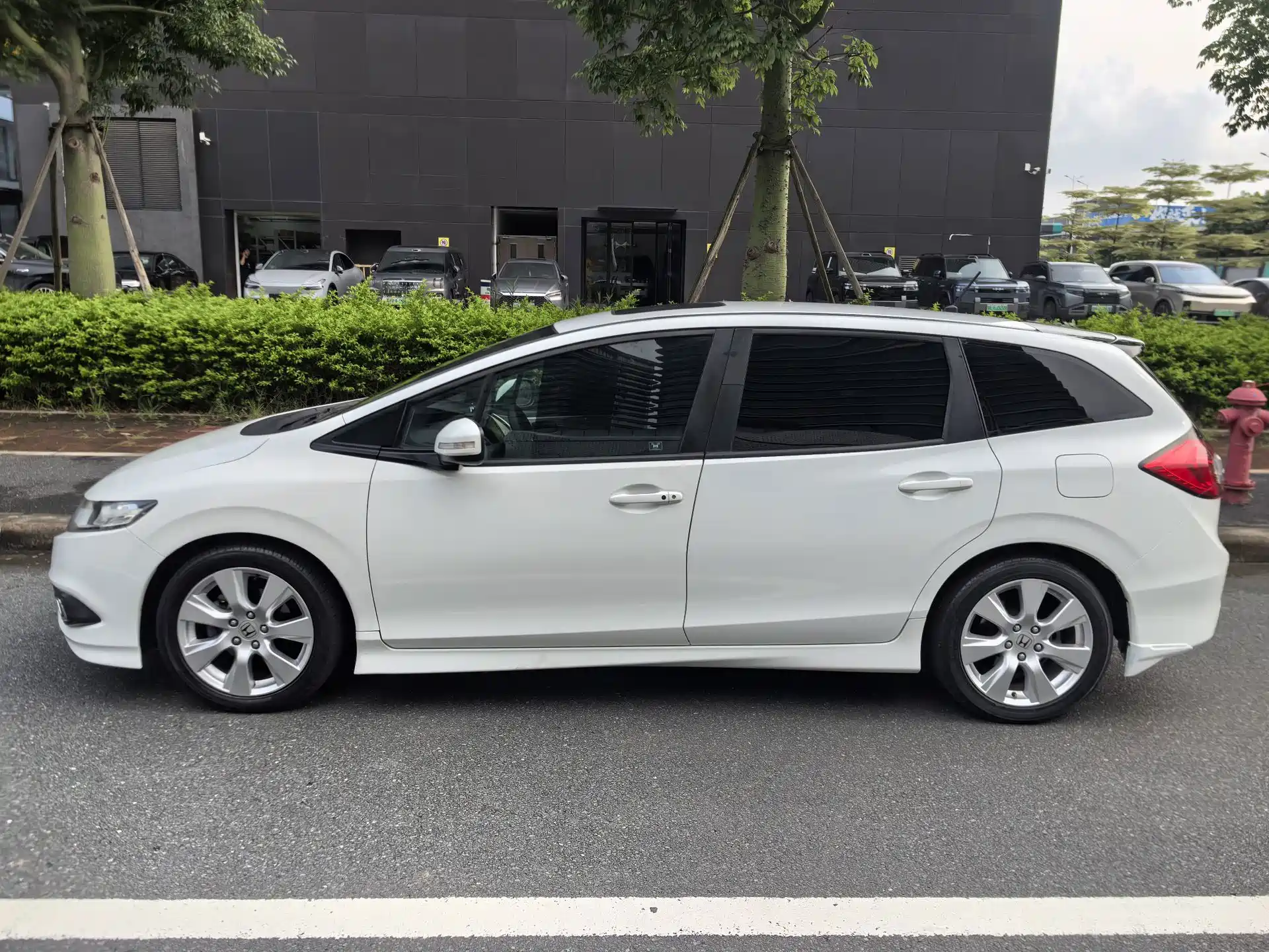 Фото 4 - Honda Jade