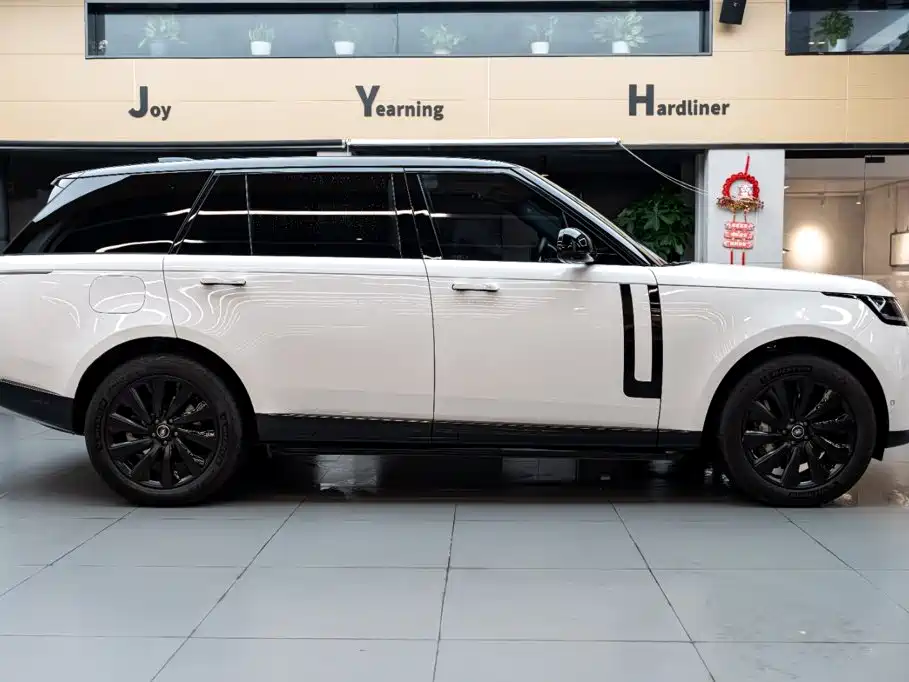 Land Rover Range Rover 2024 2023 3.0 L6 400PS Golden Age 7-Seater Long Wheelbase