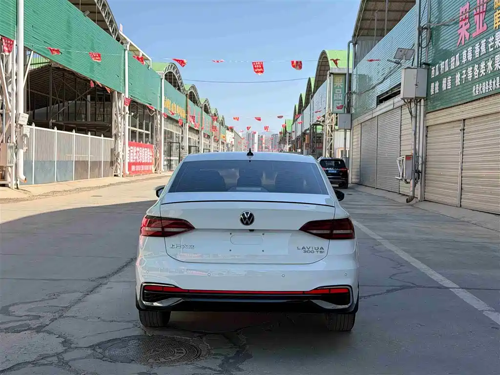 Volkswagen Lavida 2023 300TSI DSG Starlight Full Comfort Edition фото 5