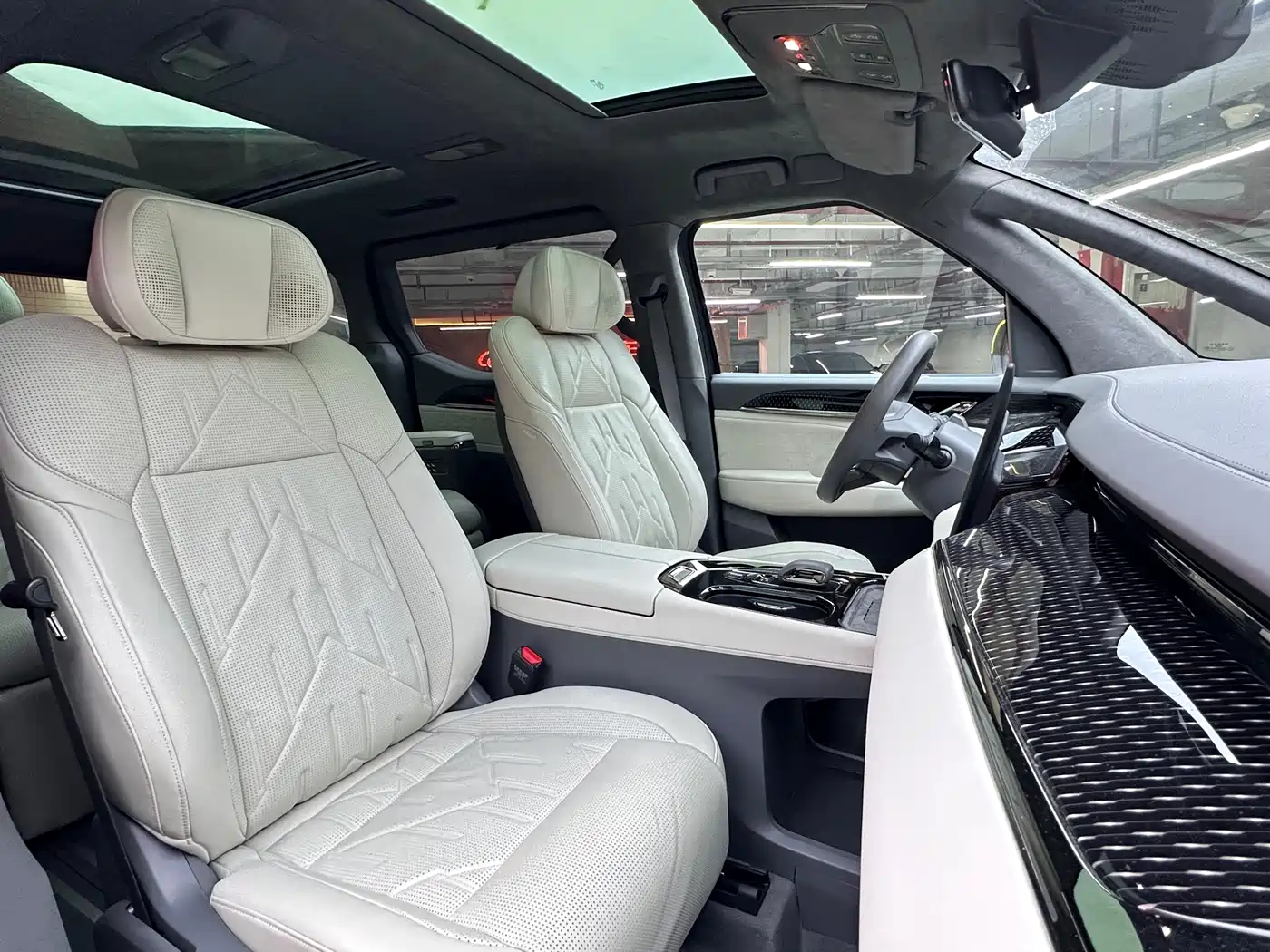 Zeekr 009 2024 6-seat Executive AWD 108kWh фото 19