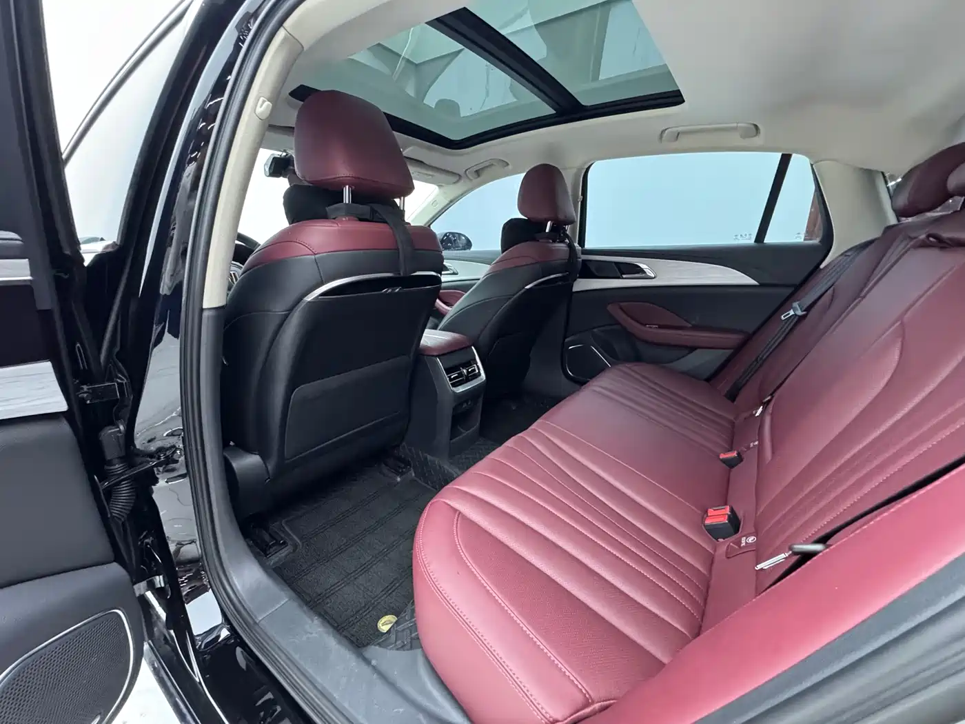 Hongqi H5 2024 1.5T DCT Smart Connect Flag Rhythm Edition фото 8