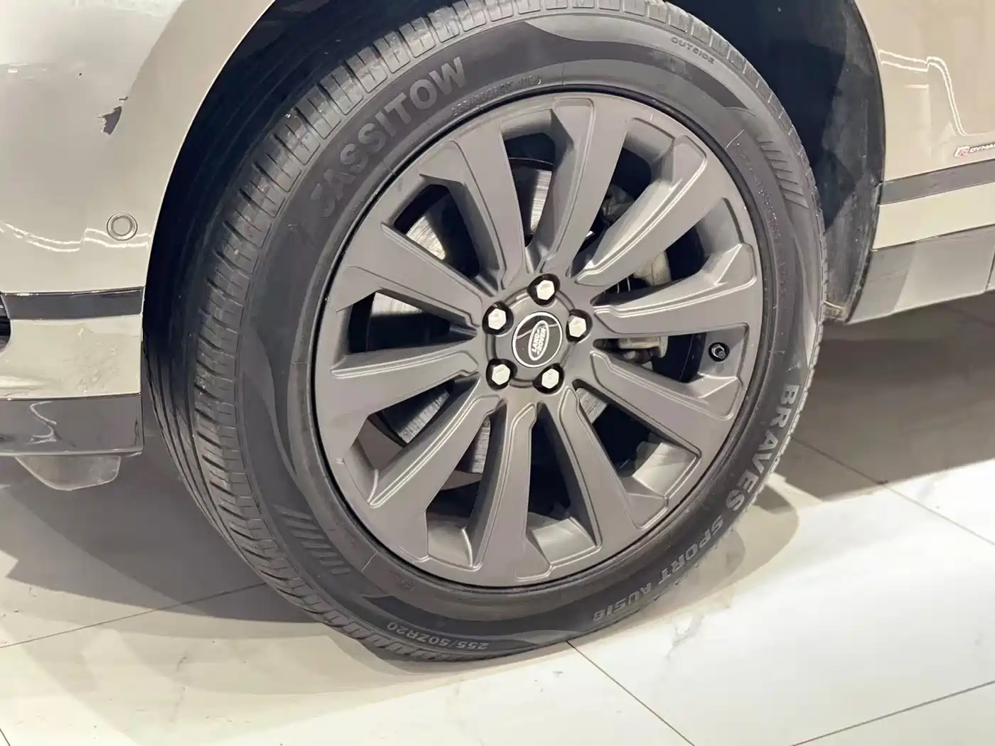 Land Rover Range Rover Velar 2018 P380 R-DYNAMIC SE фото 9