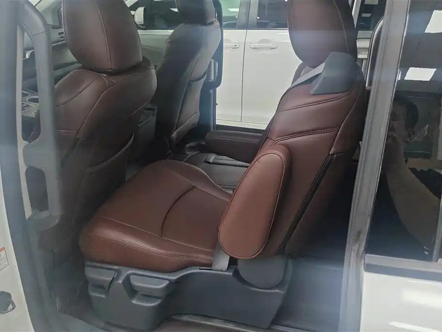 Toyota Sienna 2021 2.5L Hybrid Comfort Edition фото 11