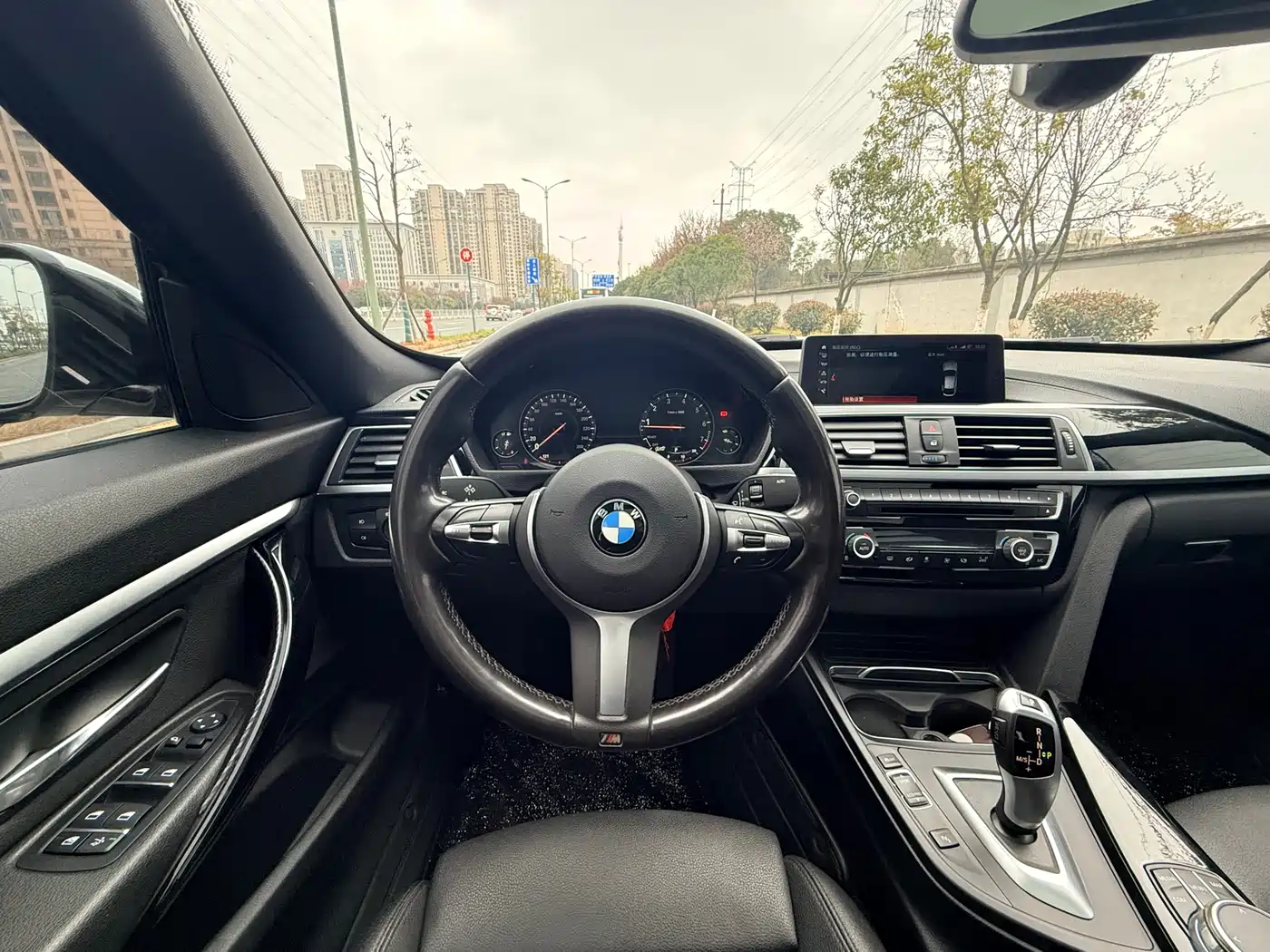 BMW 3 Series GT 2019 320i M Sport Package фото 13