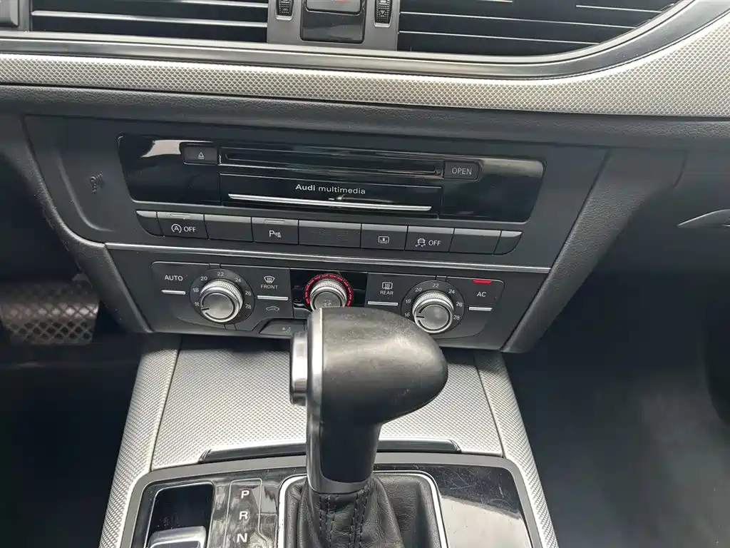 Audi A6L 2012 TFSI Standard фото 10