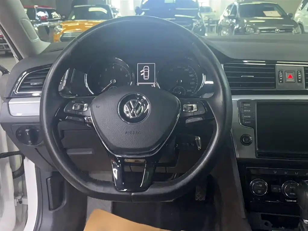 Volkswagen Lamando 2018 280TSI DSG Comfort Edition фото 5