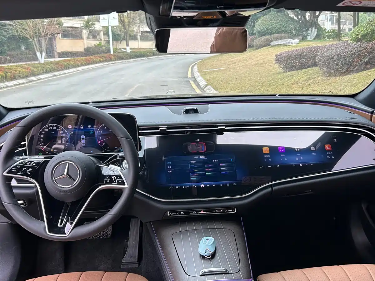 Mercedes-Benz E-Class 2026 E 300 L Luxury фото 7