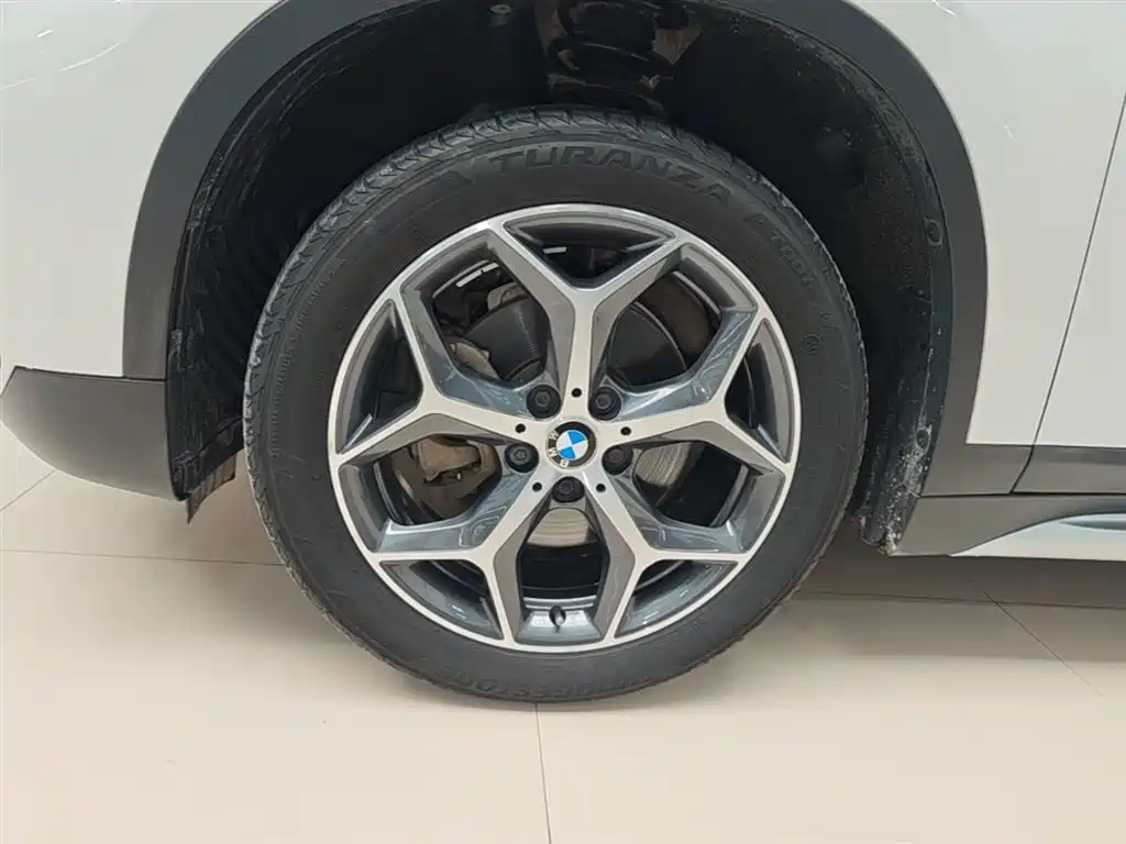 BMW X1 2018 sDrive18Li Premium Model фото 23
