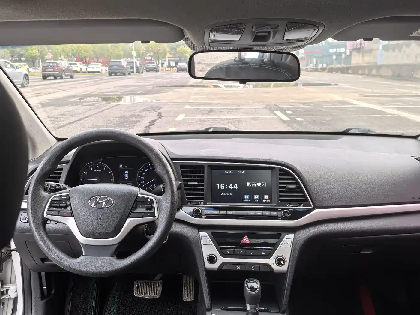 Hyundai Elantra 2016 Model 1.6L Automatic Smart Elite фото 11