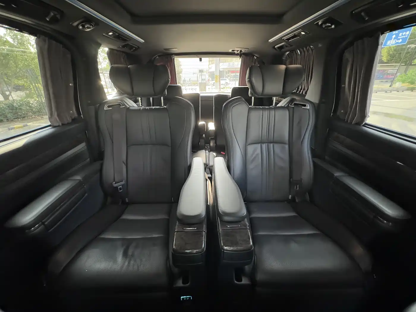 Toyota Alphard 2018 Facelift 3.5L Premium Edition фото 24