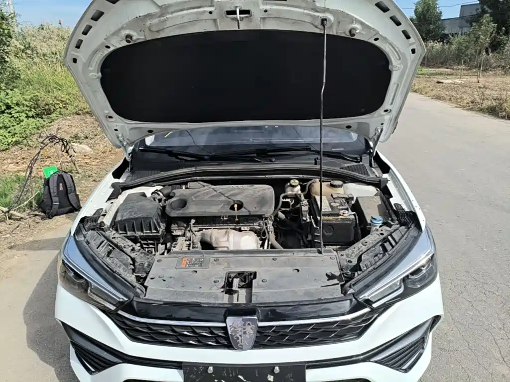 Фото 20 - Roewe i5