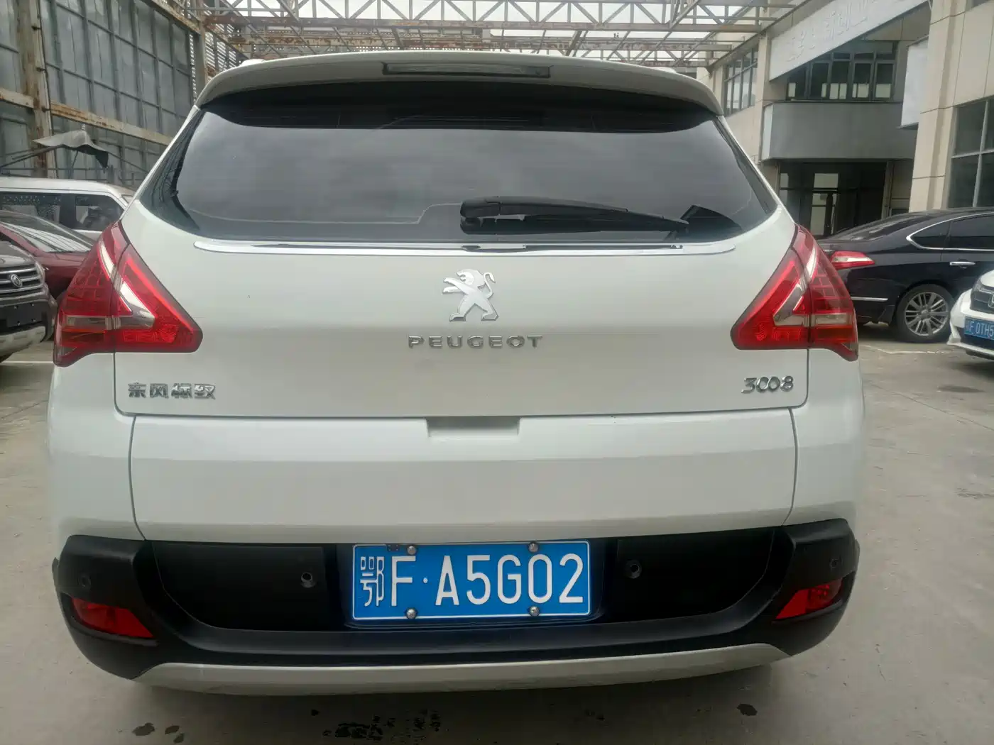 Peugeot 3008 2015 2.0L Automatic Classic Edition фото 4