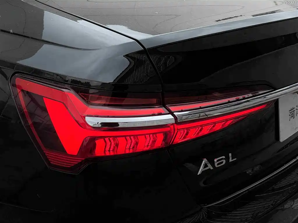 Audi A6L 2020 45 TFSI quattro Exclusive Elegance фото 8